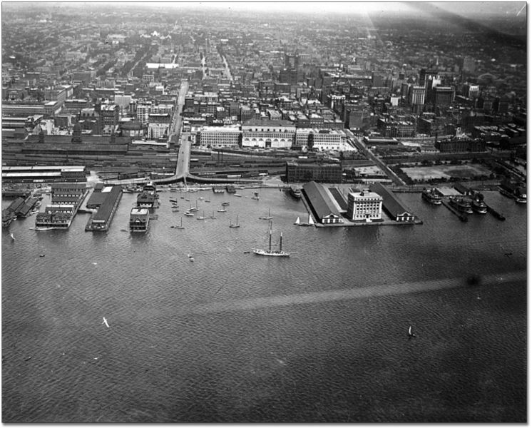 toronto_Harbour-1919.jpg